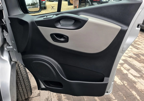 Renault Trafic cena 62999 przebieg: 235263, rok produkcji 2015 z Ogrodzieniec małe 466